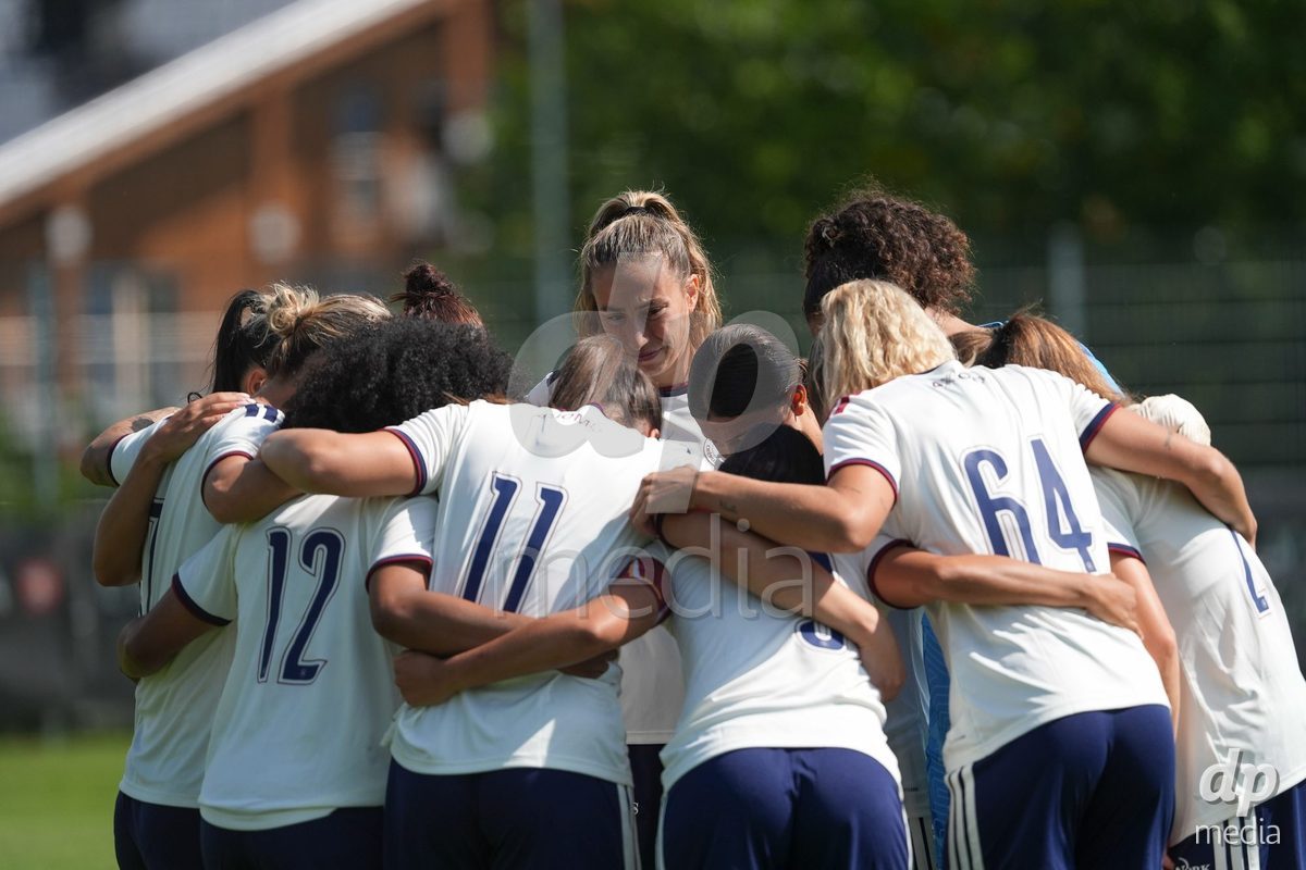 Crans-Montana, Switzerland - July 25: The Team before the AXA Women's Super League match between Servette FC Chenois Feminin and FC Sion Feminin at Stade du Christ-Roi on July 25, 2026 in Crans-Montana, Switzerland.