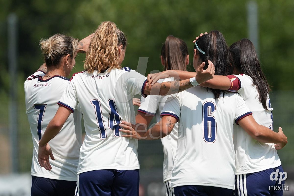 Crans-Montana, Switzerland - July 25: Hernandez Diaz Paola (6 SFCCF) celebrates her goal with the team during the AXA Women's Super League match between Servette FC Chenois Feminin and FC Sion Feminin at Stade du Christ-Roi on July 25, 2026 in Crans-Montana, Switzerland.