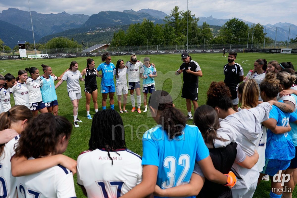 Crans-Montana, Switzerland - July 25: Headcoach and the Team after the game the AXA Women's Super League match between Servette FC Chenois Feminin and FC Sion Feminin at Stade du Christ-Roi on July 25, 2026 in Crans-Montana, Switzerland.