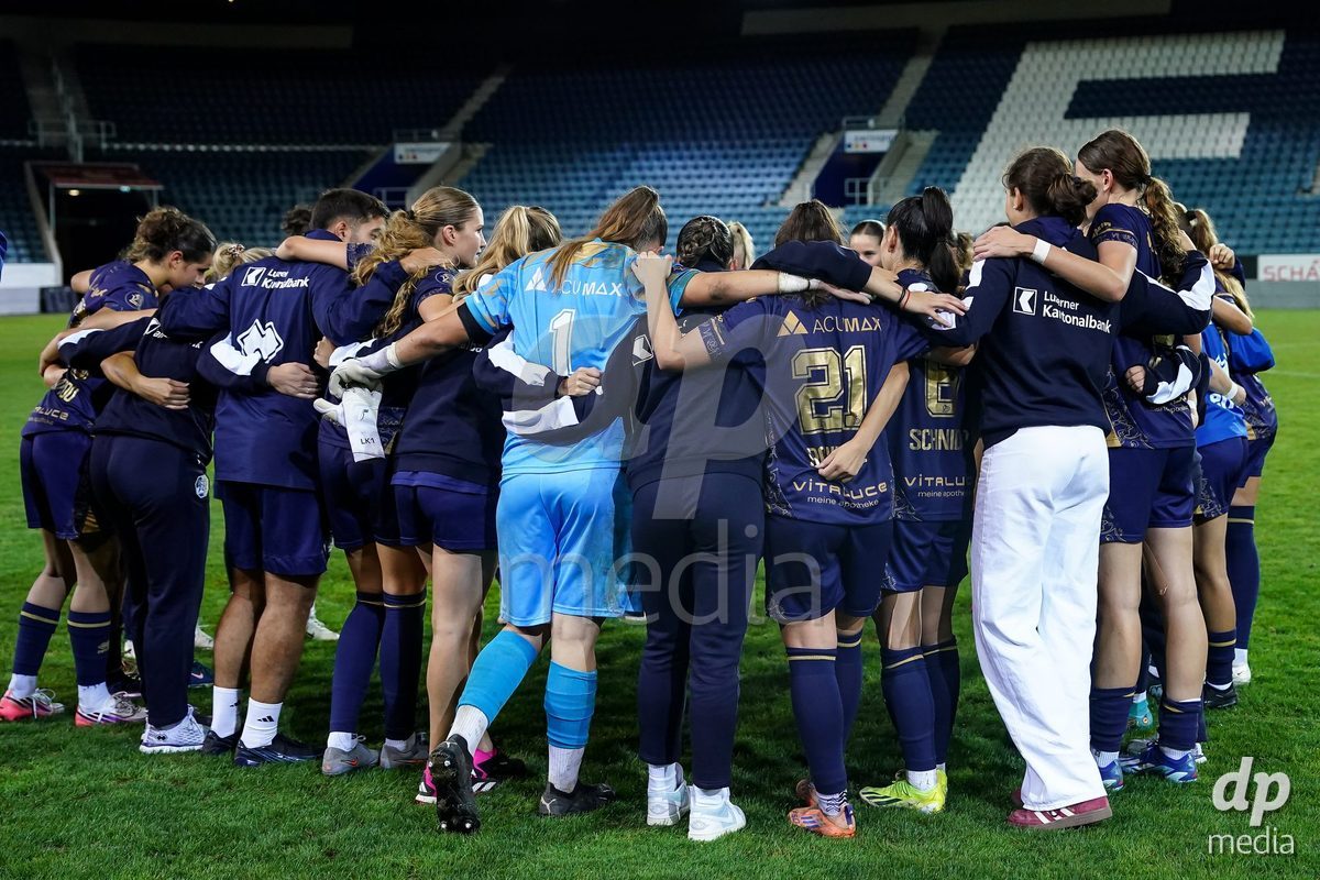 Luzern, Switzerland - August 28: Players of FC Luzern celebrate the victory during the AXA Women's Super League match between FC Luzern and FC St. Gallen 1879 at thermoplan arena on August 28, 2026 in Luzern, Switzerland.