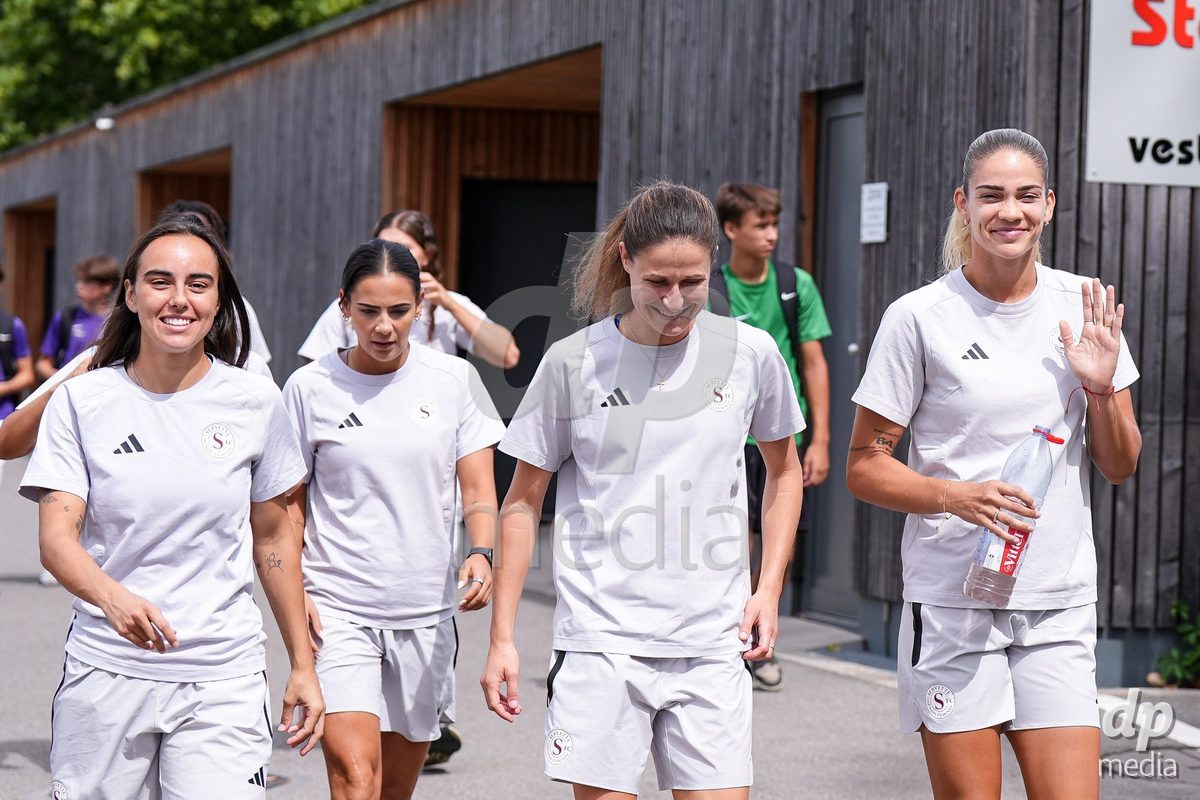 Geneva, Switzerland - August 29: Players arrival of Servette during the AXA Women's Super League match between Servette FC Chenois Feminin and FC Basel 1893 at Stade de Trois-Chene on August 29, 2026 in Geneva, Switzerland.