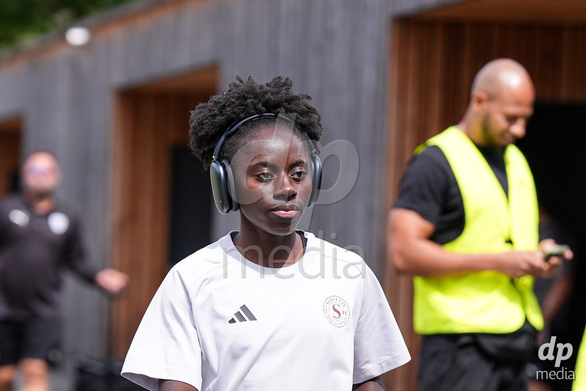 Geneva, Switzerland - August 29: Players of Servette arrival during the AXA Women's Super League match between Servette FC Chenois Feminin and FC Basel 1893 at Stade de Trois-Chene on August 29, 2026 in Geneva, Switzerland.