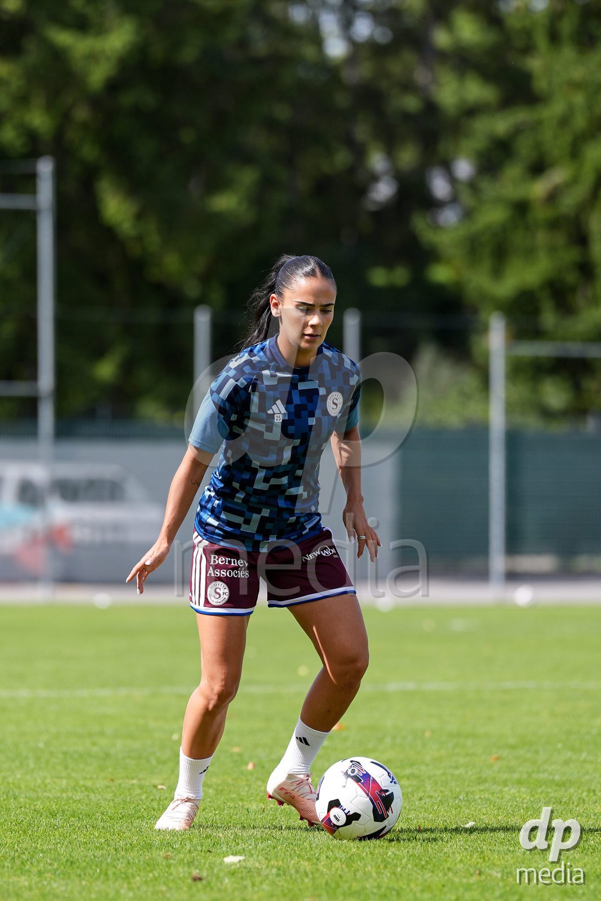 Geneva, Switzerland - August 29: Meriame Terchoun of Servette FC Chenois Feminin during warm up prior to the AXA Women's Super League match between Servette FC Chenois Feminin and FC Basel 1893 at Stade de Trois-Chene on August 29, 2026 in Geneva, Switzerland.