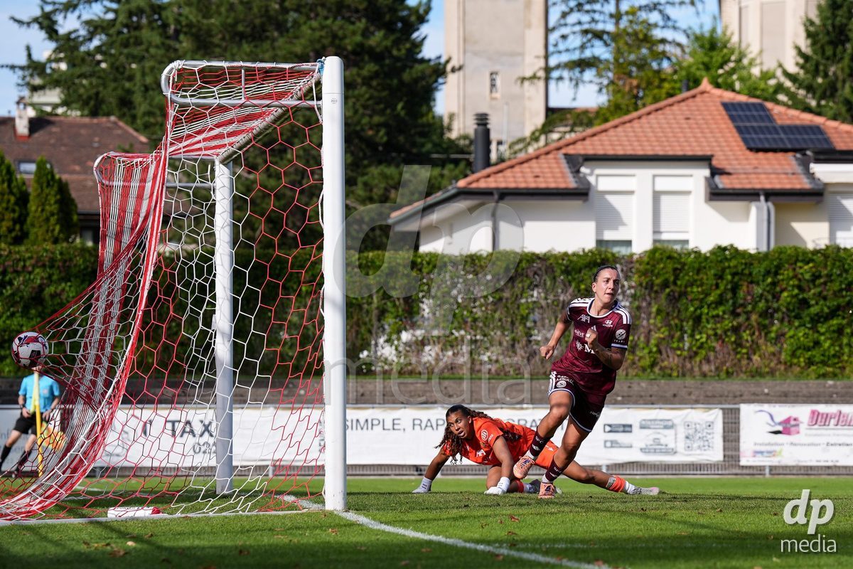 Geneva, Switzerland - August 29: Gloria Marinelli of Servette celebrates after scoring her teams first goal during the AXA Women's Super League match between Servette FC Chenois Feminin and FC Basel 1893 at Stade de Trois-Chene on August 29, 2026 in Geneva, Switzerland.