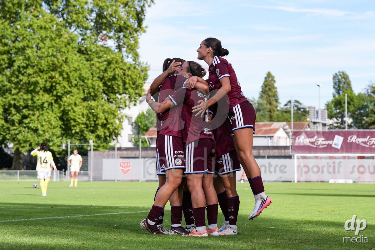Geneva, Switzerland - August 29: Gloria Marinelli of Servette celebrates with teammates after scoring her teams first goal during the AXA Women's Super League match between Servette FC Chenois Feminin and FC Basel 1893 at Stade de Trois-Chene on August 29, 2026 in Geneva, Switzerland.