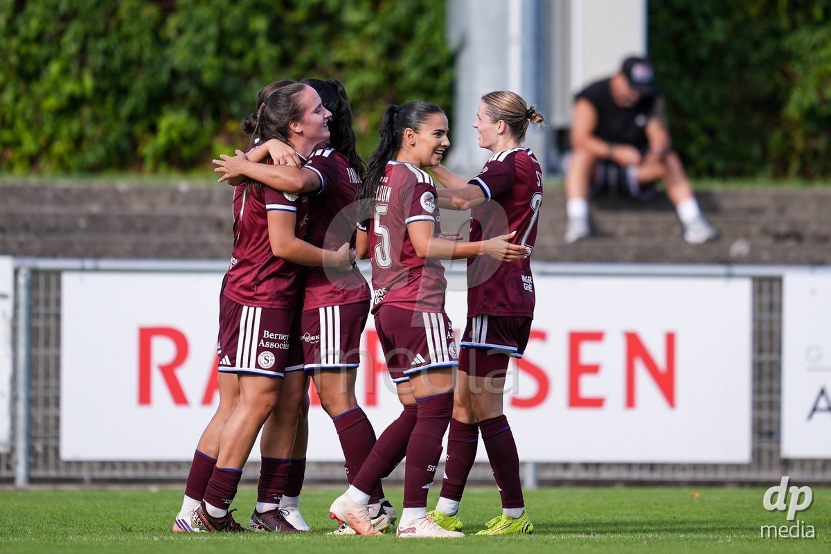 Geneva, Switzerland - August 29: Magdalena Izabela Sobal of Servette FC Chenois Feminin celebrates after scoring her team's second goal during the AXA Women's Super League match between Servette FC Chenois Feminin and FC Basel 1893 at Stade de Trois-Chene on August 29, 2026 in Geneva, Switzerland.