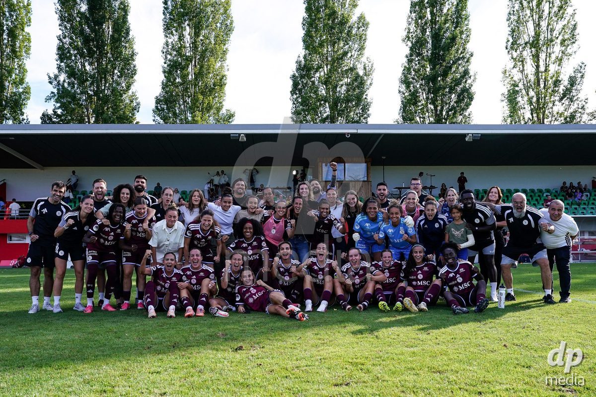 Geneva, Switzerland - August 29: Players of Servette celebrate the victory during the AXA Women's Super League match between Servette FC Chenois Feminin and FC Basel 1893 at Stade de Trois-Chene on August 29, 2026 in Geneva, Switzerland.