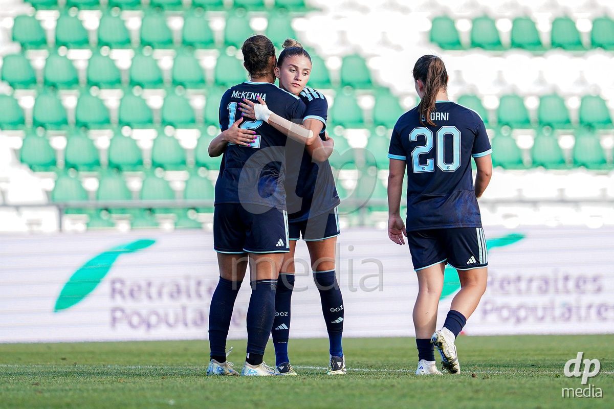 Yverdon-les-Bains, Switzerland - August 29: Kayla Mckenna of GC Frauenfussball celebrating with team after scoring teams second goal during the AXA Women's Super League match between FC Yverdon Women and GC Frauenfussball at Stade Municipal on August 29, 2026 in Yverdon-les-Bains, Switzerland.