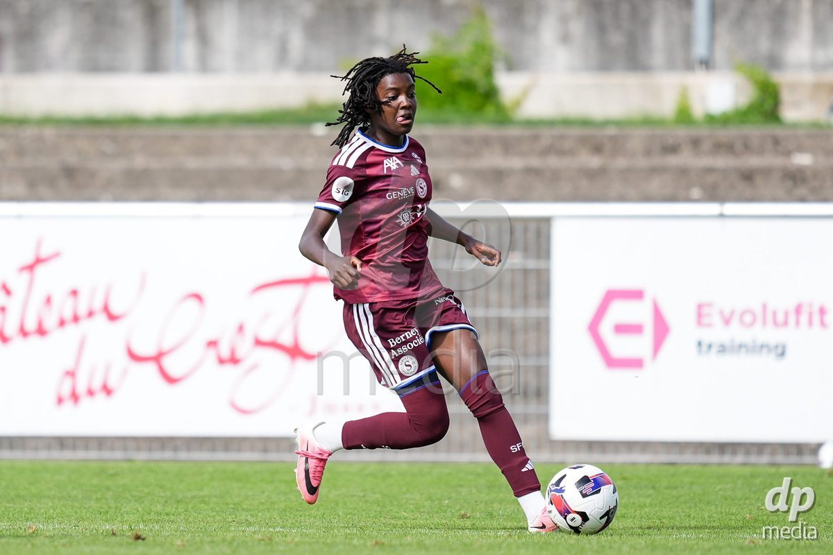 Geneva, Switzerland - August 29: Garance Nein of Servette FC Chenois Feminin controls the ball  during the AXA Women's Super League match between Servette FC Chenois Feminin and FC Basel 1893 at Stade de Trois-Chene on August 29, 2026 in Geneva, Switzerland.