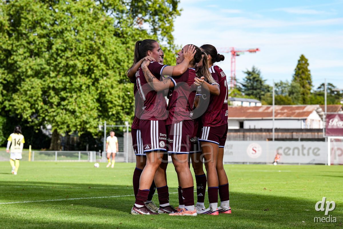 Geneva, Switzerland - August 29: Gloria Marinelli of Servette celebrates with teammates after scoring her teams first goal during the AXA Women's Super League match between Servette FC Chenois Feminin and FC Basel 1893 at Stade de Trois-Chene on August 29, 2026 in Geneva, Switzerland.