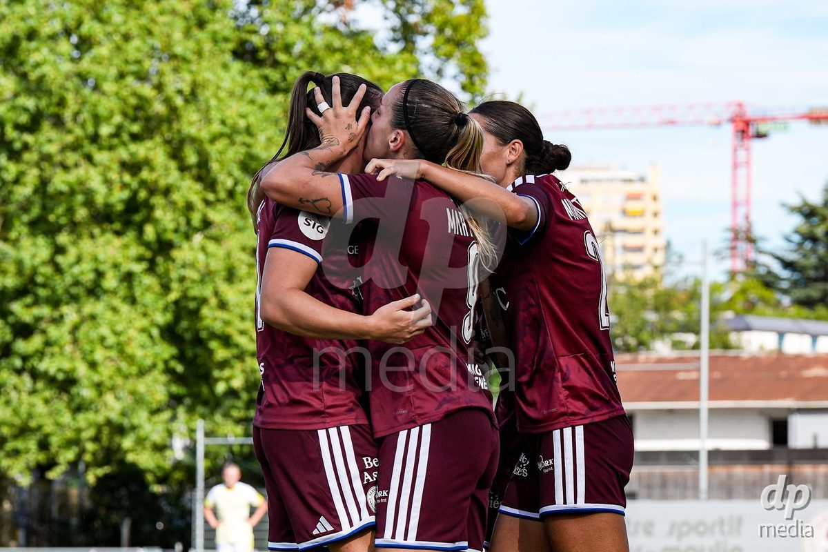 Geneva, Switzerland - August 29: Gloria Marinelli of Servette celebrates with teammates after scoring her teams first goal during the AXA Women's Super League match between Servette FC Chenois Feminin and FC Basel 1893 at Stade de Trois-Chene on August 29, 2026 in Geneva, Switzerland.