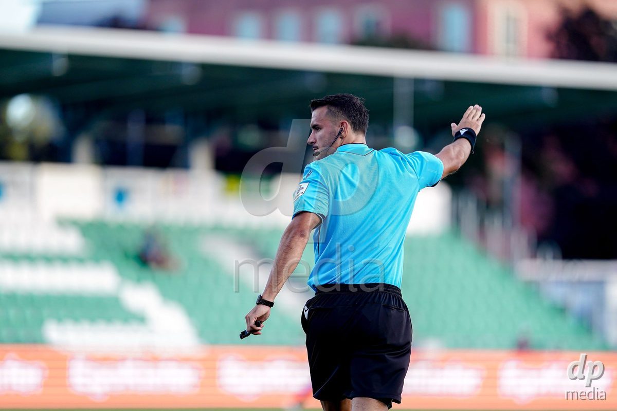 Yverdon-les-Bains, Switzerland - August 29: Referee Rui Bernardo Dos Santos during the AXA Women's Super League match between FC Yverdon Women and GC Frauenfussball at Stade Municipal on August 29, 2026 in Yverdon-les-Bains, Switzerland.