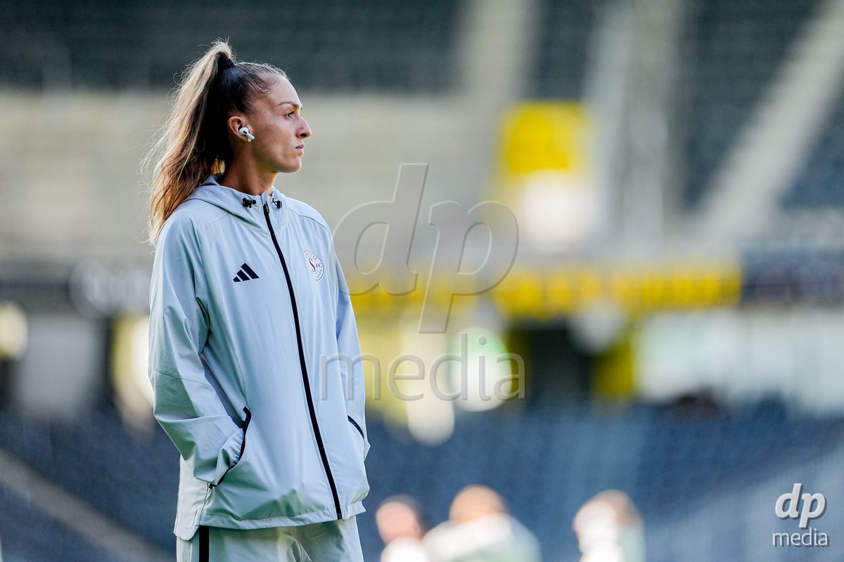 Switzerland: AXA Womens Super League 2026/27, BSC YB Frauen vs Servette FC Chenois Feminin - Wankdorf Stadium, Bern: Players of Servette FC Chenois Feminin arrival