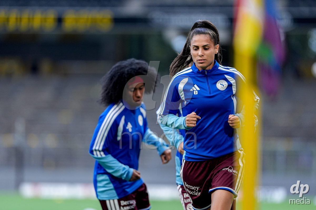 Switzerland: AXA Womens Super League 2026/27, BSC YB Frauen vs Servette FC Chenois Feminin - Wankdorf Stadium, Bern: Daina Bourma (Daïna Bourma) (3 Servette FC Chenois Feminin) warming up