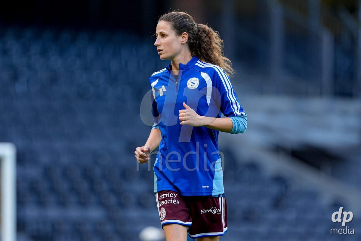 Switzerland: AXA Womens Super League 2026/27, BSC YB Frauen vs Servette FC Chenois Feminin - Wankdorf Stadium, Bern: Noemie Carage (Noémie Carage) (28 Servette FC Chenois Feminin) warming up