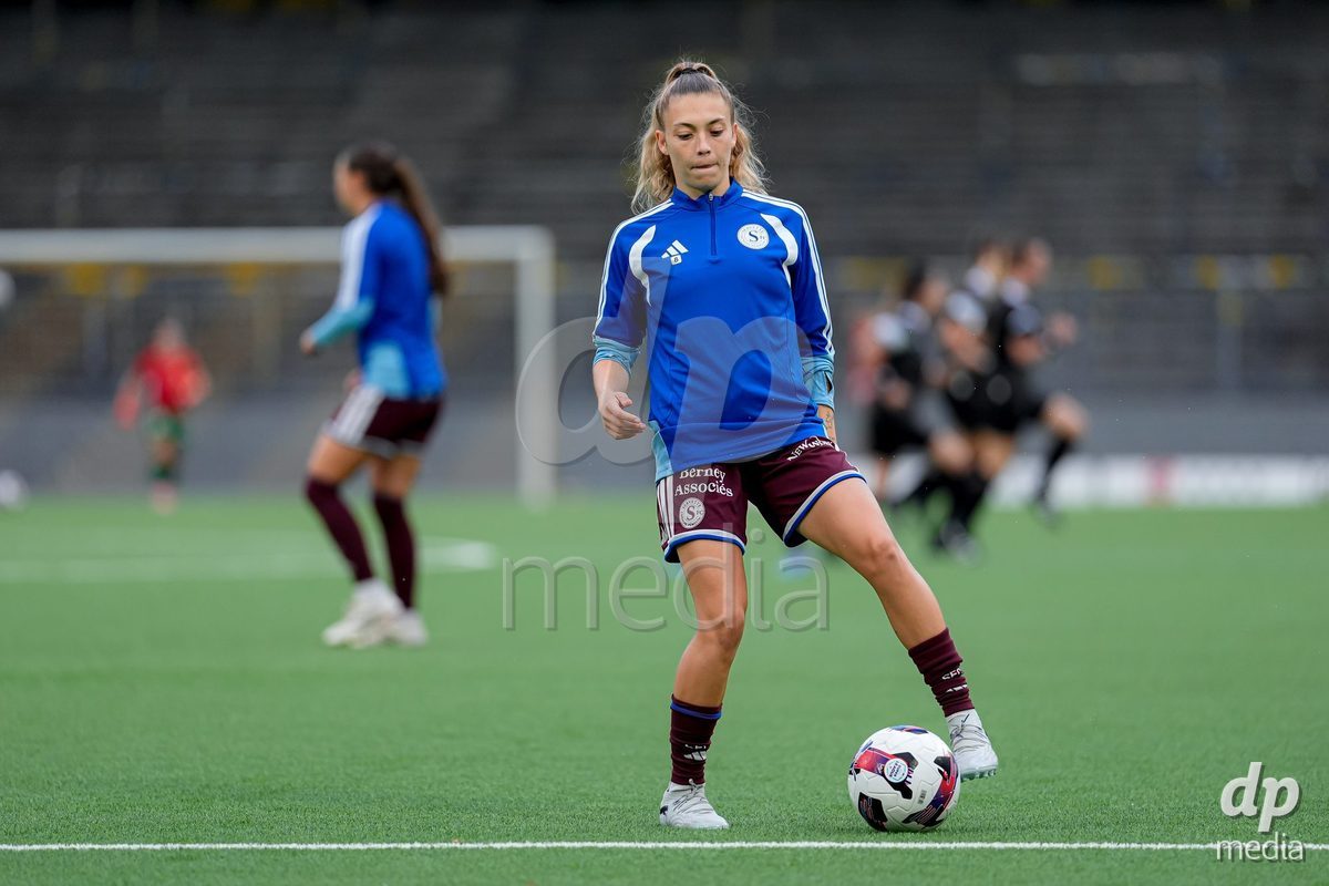 Switzerland: AXA Womens Super League 2026/27, BSC YB Frauen vs Servette FC Chenois Feminin - Wankdorf Stadium, Bern: Asun Martinez (Asun Martínez) (8 Servette FC Chenois Feminin) warming up