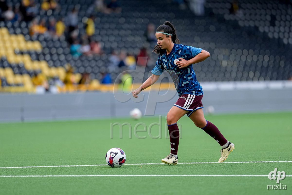 Switzerland: AXA Womens Super League 2026/27, BSC YB Frauen vs Servette FC Chenois Feminin - Wankdorf Stadium, Bern: Paola Hernandez (Paola Hernández) (6 Servette FC Chenois Feminin) warming up