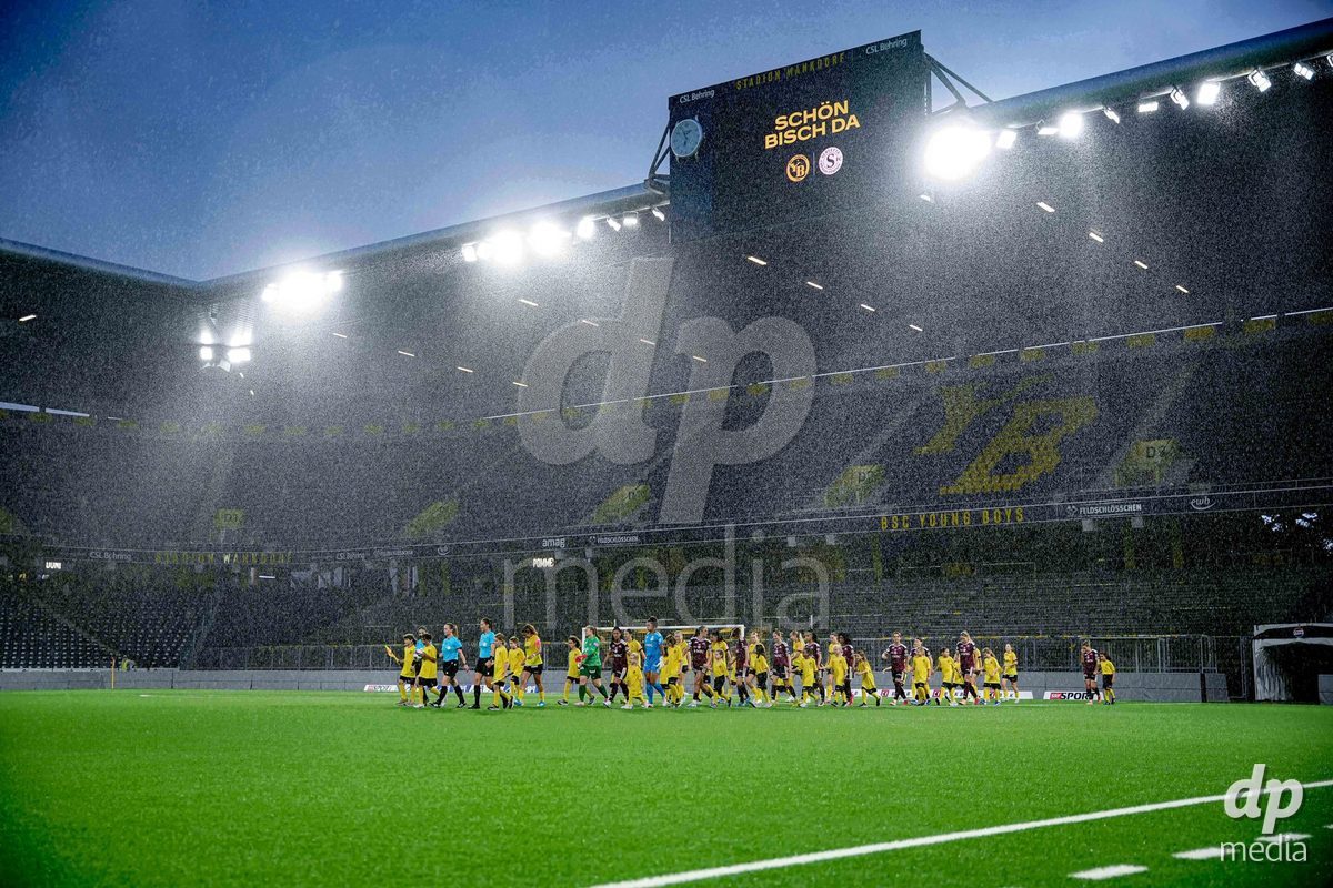 Switzerland: AXA Womens Super League 2026/27, BSC YB Frauen vs Servette FC Chenois Feminin - Wankdorf Stadium, Bern: Panoramic view during initial protocol