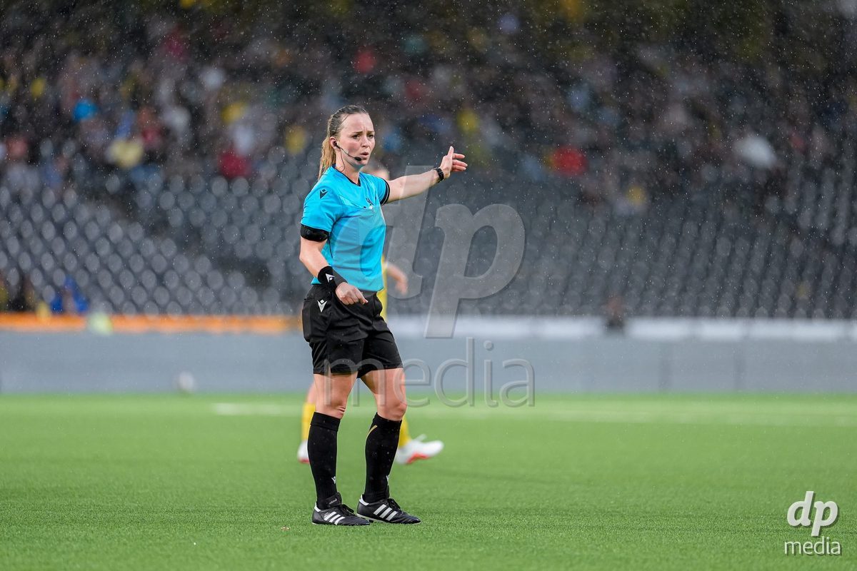 Switzerland: AXA Womens Super League 2026/27, BSC YB Frauen vs Servette FC Chenois Feminin - Wankdorf Stadium, Bern: Referee Vanessa Muhlheim
