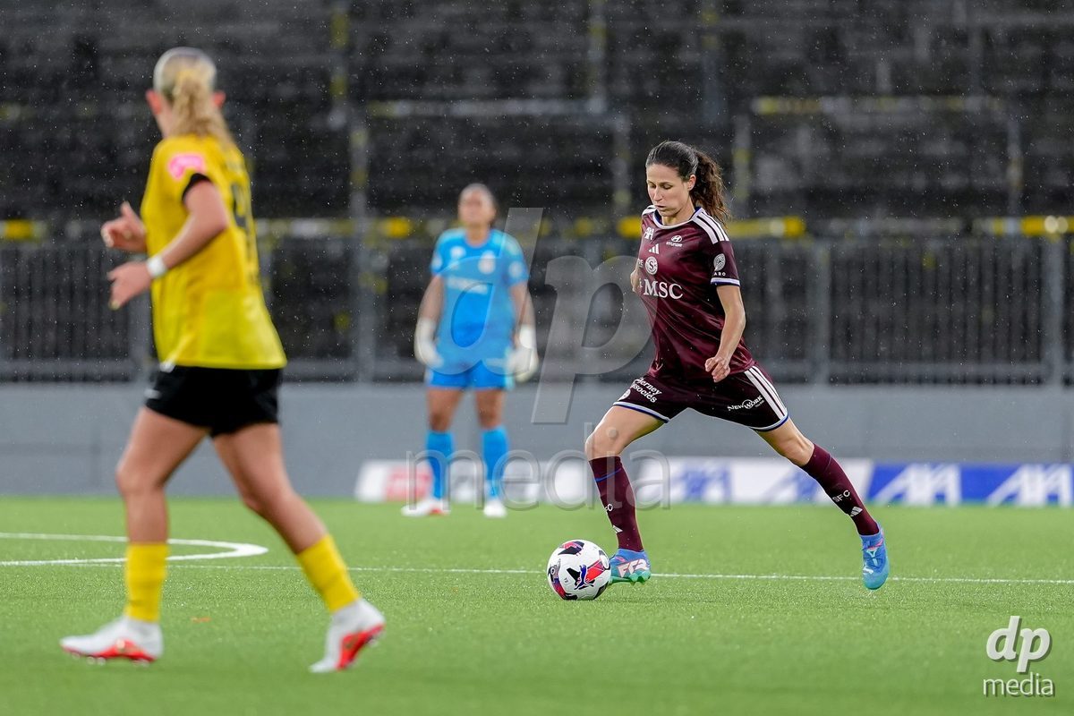 Switzerland: AXA Womens Super League 2026/27, BSC YB Frauen vs Servette FC Chenois Feminin - Wankdorf Stadium, Bern: Noemie Carage (Noémie Carage) (28 Servette FC Chenois Feminin) in action.