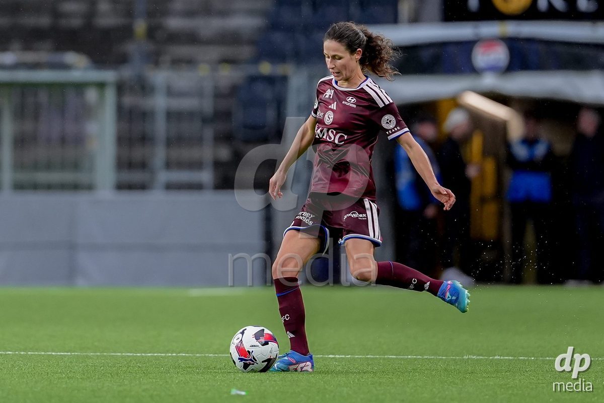 Switzerland: AXA Womens Super League 2026/27, BSC YB Frauen vs Servette FC Chenois Feminin - Wankdorf Stadium, Bern: Noemie Carage (Noémie Carage) (28 Servette FC Chenois Feminin) in action.