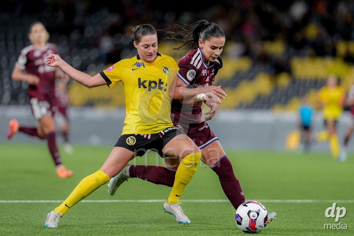 Switzerland: AXA Womens Super League 2026/27, BSC YB Frauen vs Servette FC Chenois Feminin - Wankdorf Stadium, Bern: Meriame Terchoun (25 Servette FC Chenois Feminin), right, and Wibke Meister (18 BSC YB Frauen), left, in action.