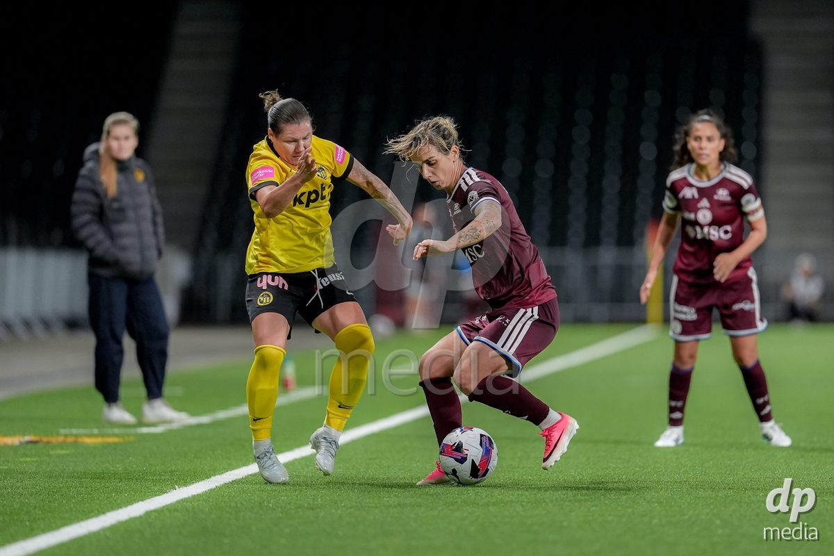 Switzerland: AXA Womens Super League 2026/27, BSC YB Frauen vs Servette FC Chenois Feminin - Wankdorf Stadium, Bern: Natasa Andonova (NataÅ¡a Andonova) (7 Servette FC Chenois Feminin), right, and Ramona Bachmann (17 BSC YB Frauen), left, in action.
