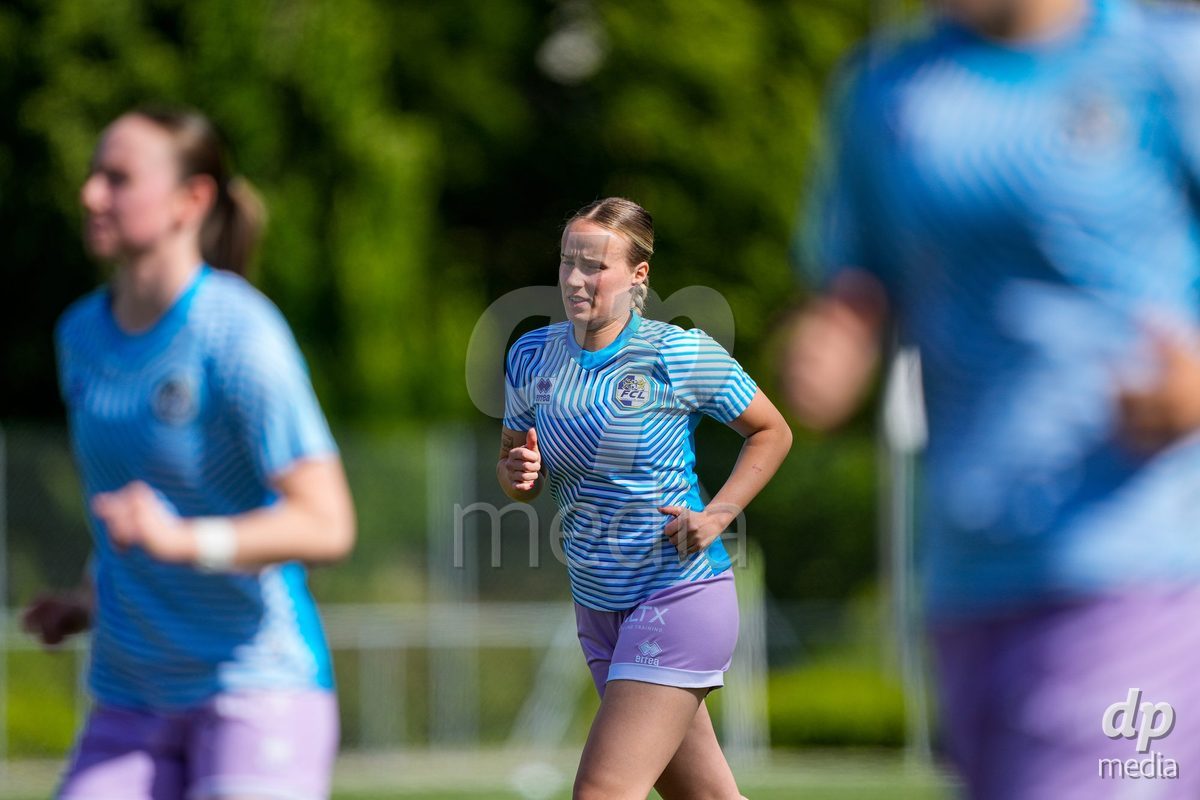 Schweiz: AXA Women's Super League 2025/26, FC Sion Feminin vs FC Luzern - Terrain Synthetique Ancien Stand, Sion: Barbara Reger (16 FCL)