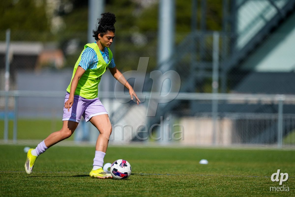 Schweiz: AXA Women's Super League 2025/26, FC Sion Feminin vs FC Luzern - Terrain Synthetique Ancien Stand, Sion: Aldiana Amuchie (FCL)