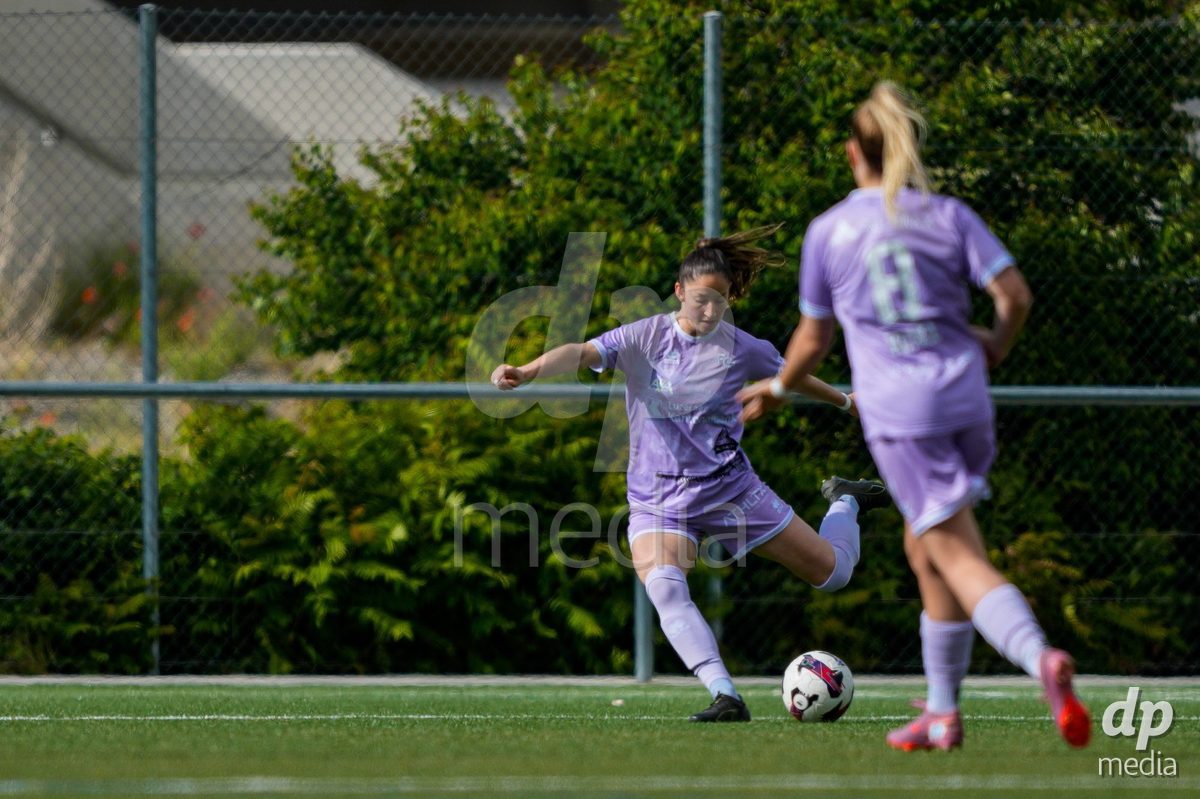 Schweiz: AXA Women's Super League 2025/26, FC Sion Feminin vs FC Luzern - Terrain Synthetique Ancien Stand, Sion: Lynn Häring - Lynn Haring (39 FCL)