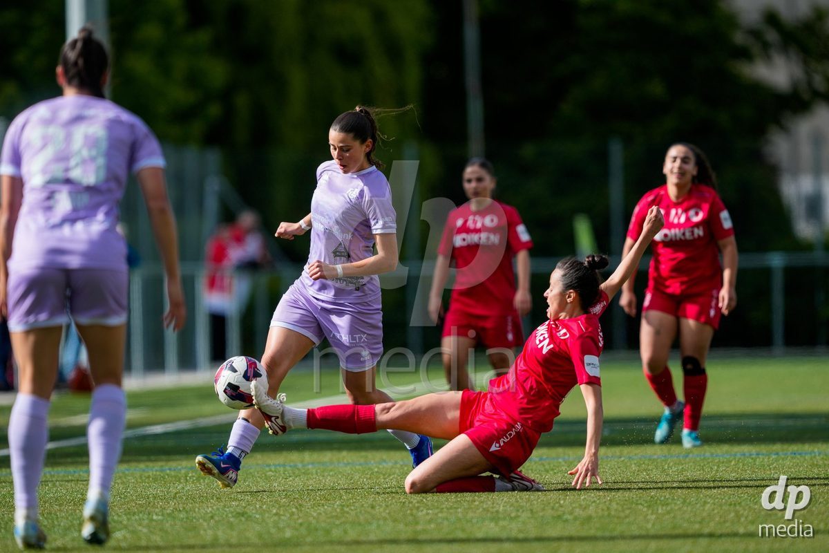 Schweiz: AXA Women's Super League 2025/26, FC Sion Feminin vs FC Luzern - Terrain Synthetique Ancien Stand, Sion: Alyssa Keller (99 FCL)