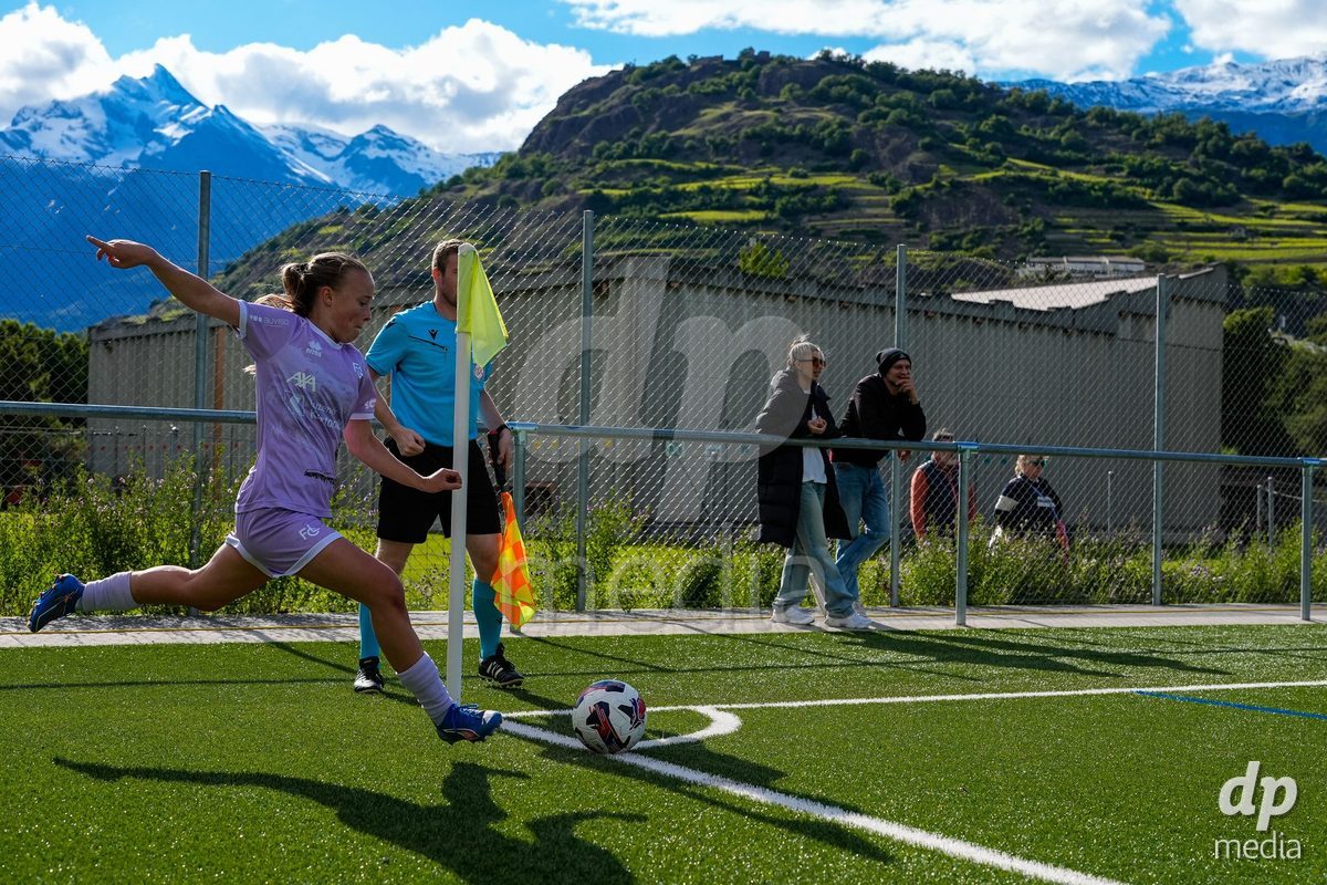 Schweiz: AXA Women's Super League 2025/26, FC Sion Feminin vs FC Luzern - Terrain Synthetique Ancien Stand, Sion: Fiona Sperlich (22 FCL)