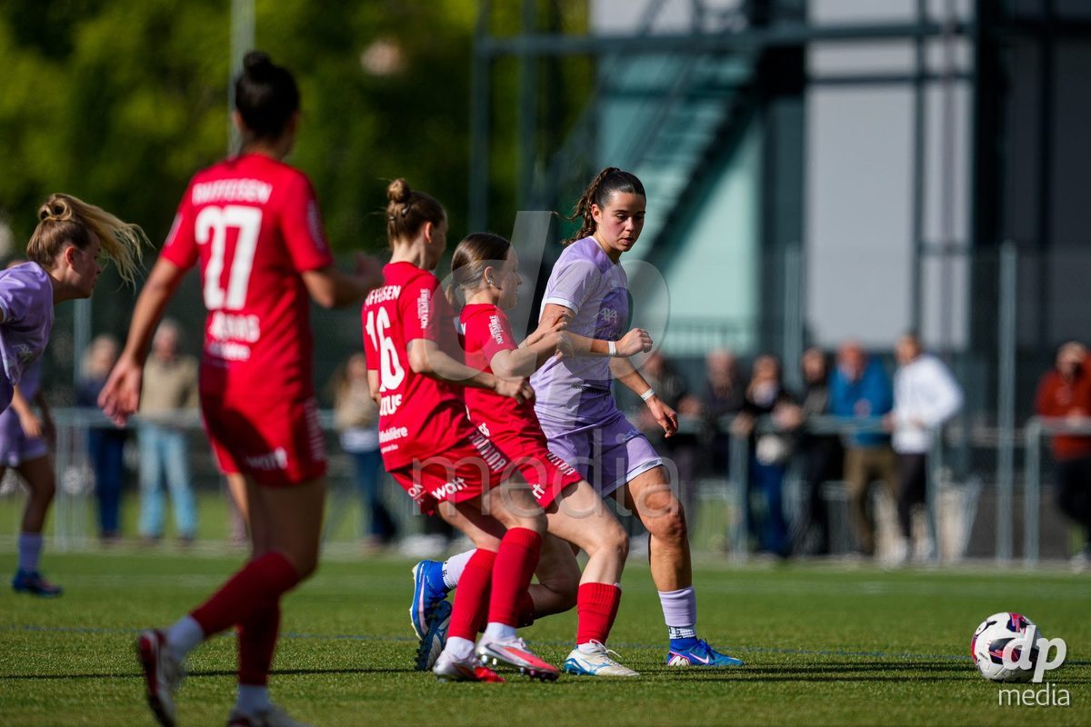 Schweiz: AXA Women's Super League 2025/26, FC Sion Feminin vs FC Luzern - Terrain Synthetique Ancien Stand, Sion: Alyssa Keller (99 FCL)