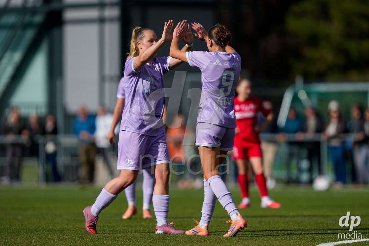 Schweiz: AXA Women's Super League 2025/26, FC Sion Feminin vs FC Luzern - Terrain Synthetique Ancien Stand, Sion: Gentiana Fetaj (9 FCL) jubelt nach ihrem Tor zum 0:2
