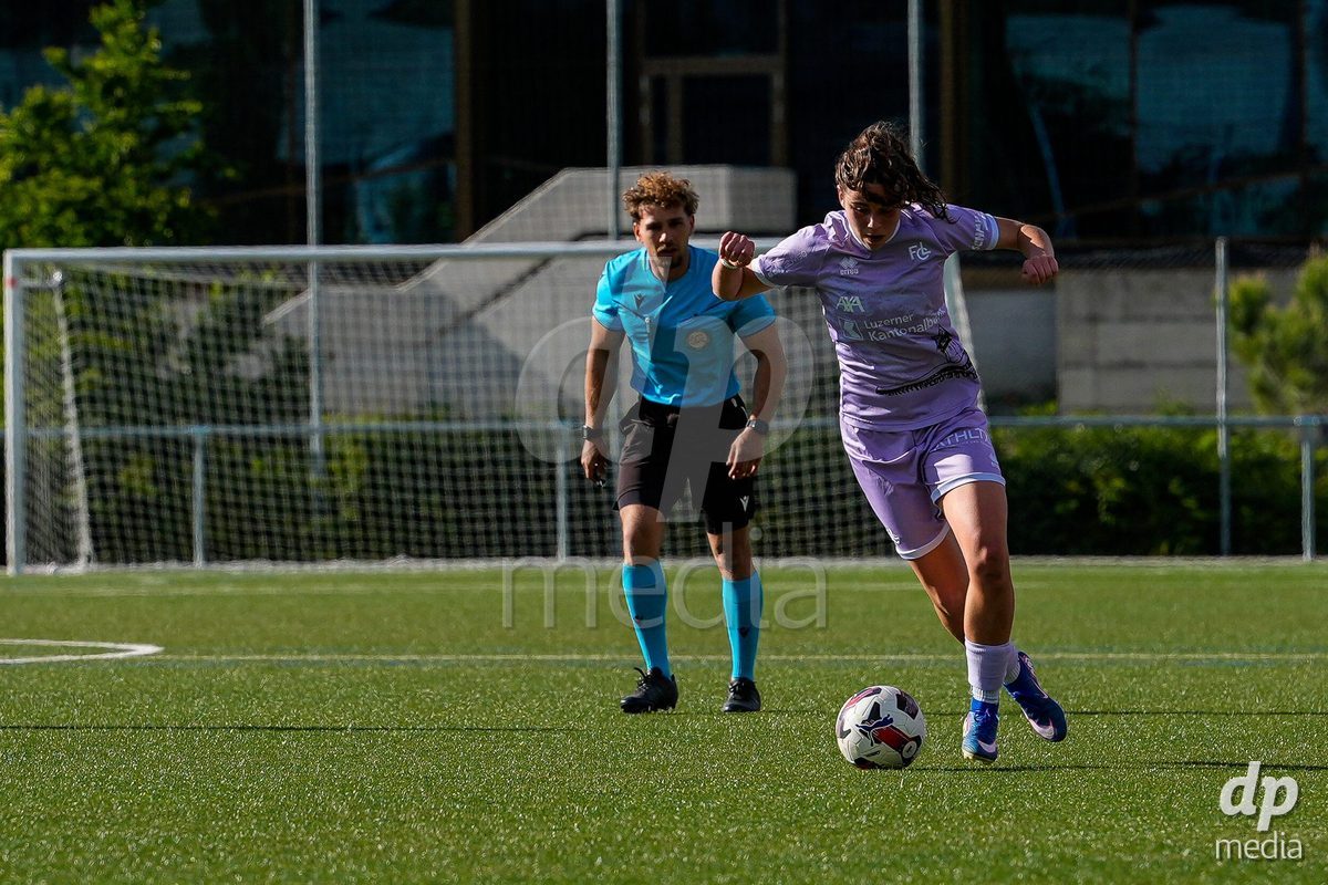 Schweiz: AXA Women's Super League 2025/26, FC Sion Feminin vs FC Luzern - Terrain Synthetique Ancien Stand, Sion: Alyssa Keller (99 FCL)