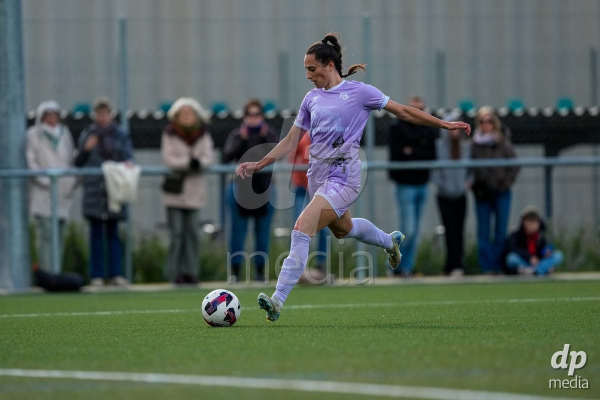 Schweiz: AXA Women's Super League 2025/26, FC Sion Feminin vs FC Luzern - Terrain Synthetique Ancien Stand, Sion: Cristina Carp (28 FCL)