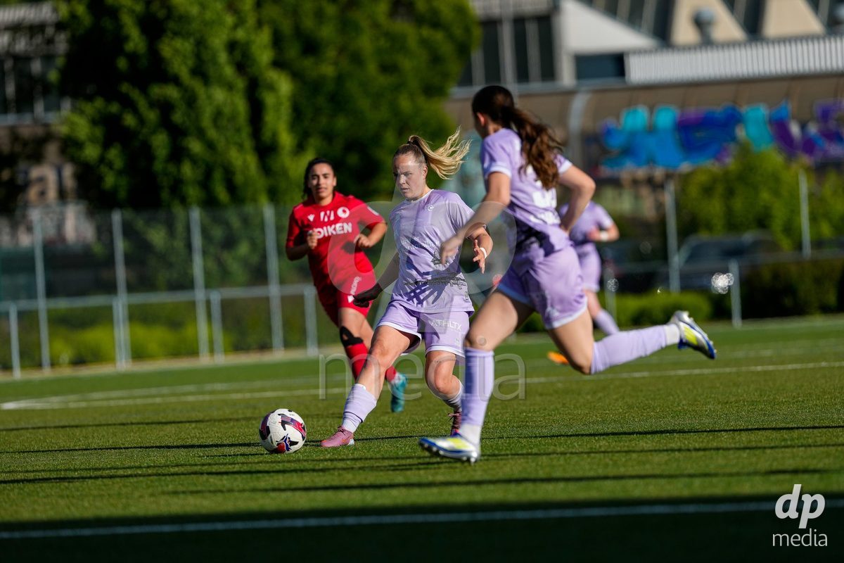 Schweiz: AXA Women's Super League 2025/26, FC Sion Feminin vs FC Luzern - Terrain Synthetique Ancien Stand, Sion: Jamie Kenel (8 FCL)