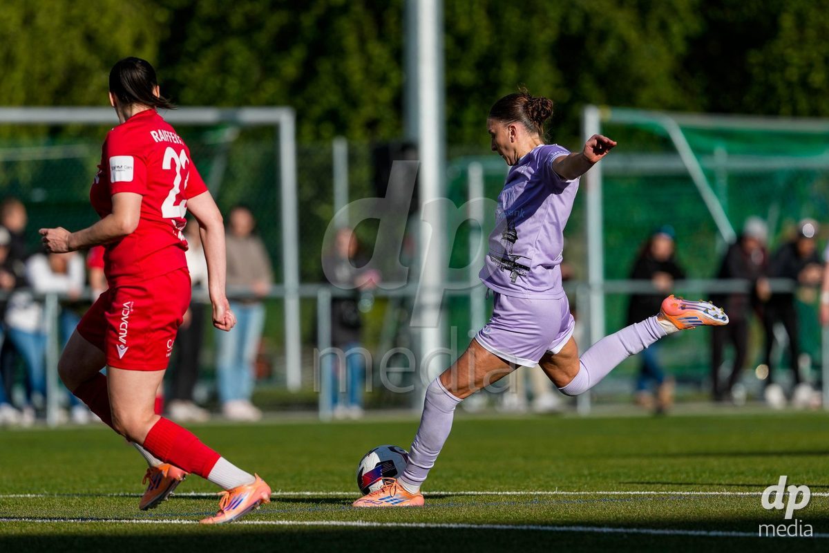 Schweiz: AXA Women's Super League 2025/26, FC Sion Feminin vs FC Luzern - Terrain Synthetique Ancien Stand, Sion: Gentiana Fetaj (9 FCL)