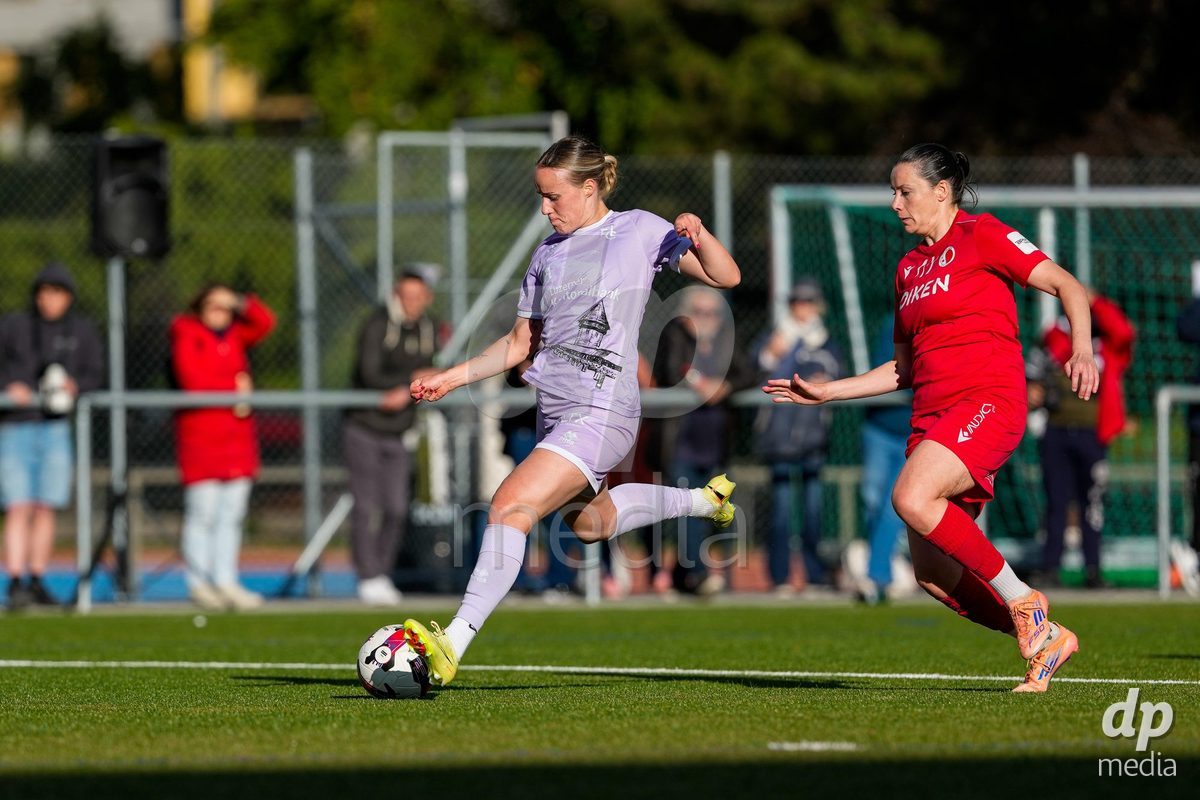 Schweiz: AXA Women's Super League 2025/26, FC Sion Feminin vs FC Luzern - Terrain Synthetique Ancien Stand, Sion: Barbara Reger (16 FCL)