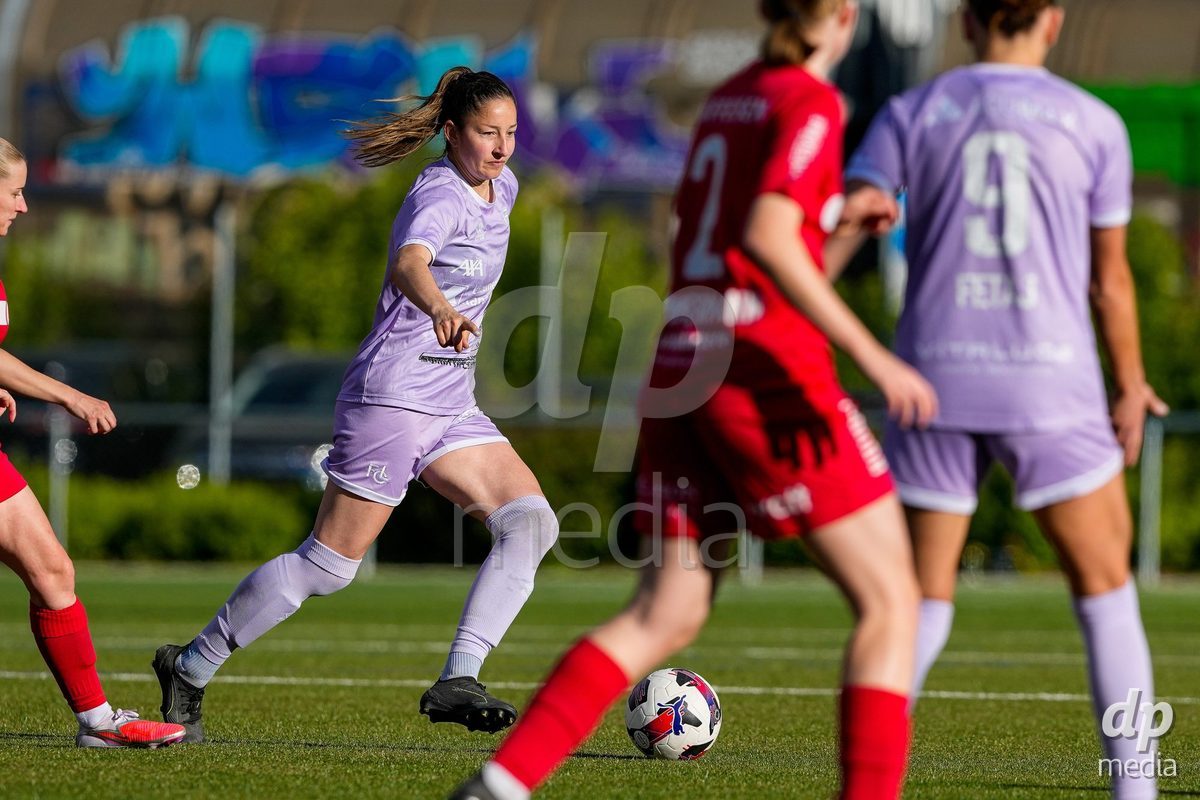 Schweiz: AXA Women's Super League 2025/26, FC Sion Feminin vs FC Luzern - Terrain Synthetique Ancien Stand, Sion: Lynn Häring - Lynn Haring (39 FCL)