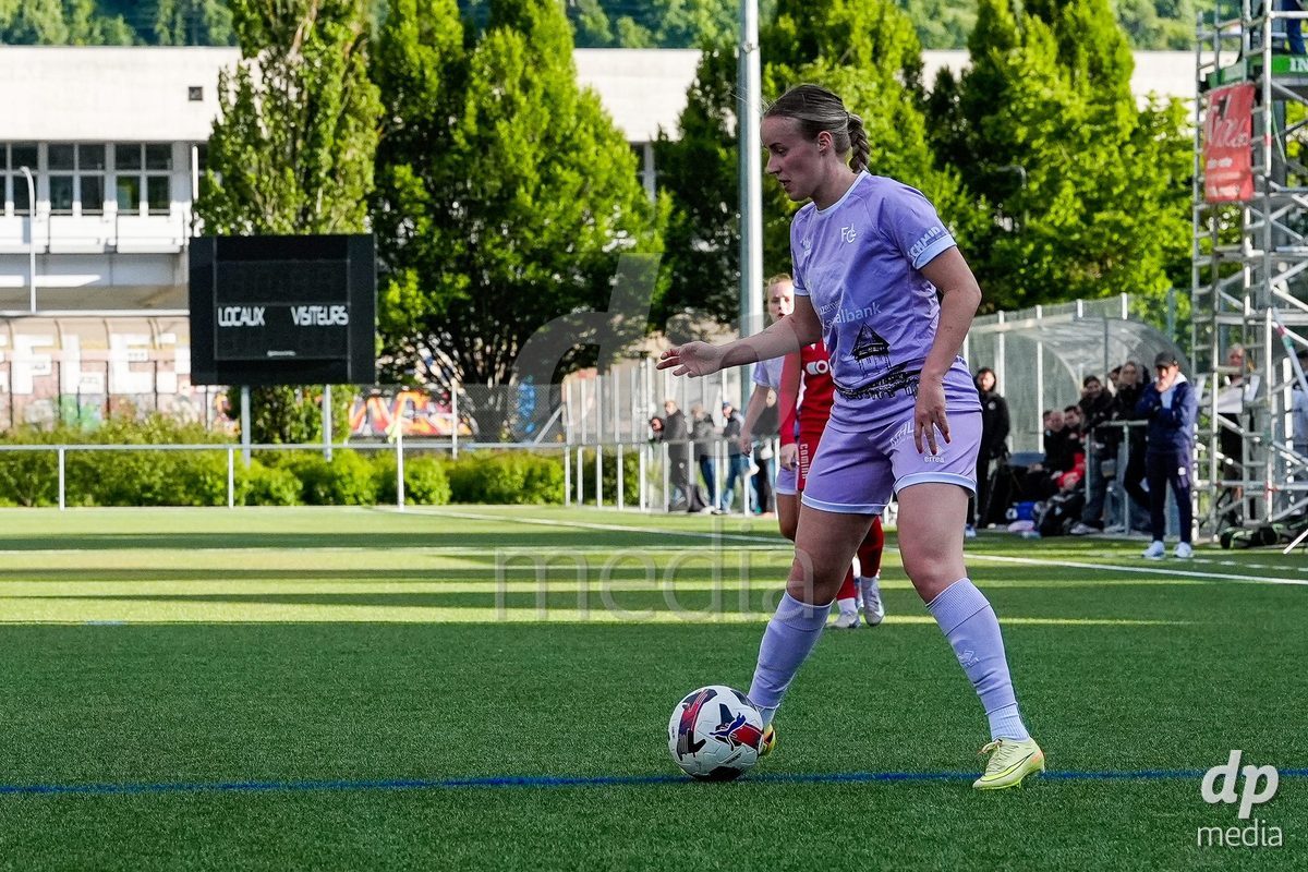 Schweiz: AXA Women's Super League 2025/26, FC Sion Feminin vs FC Luzern - Terrain Synthetique Ancien Stand, Sion: Barbara Reger (16 FCL)