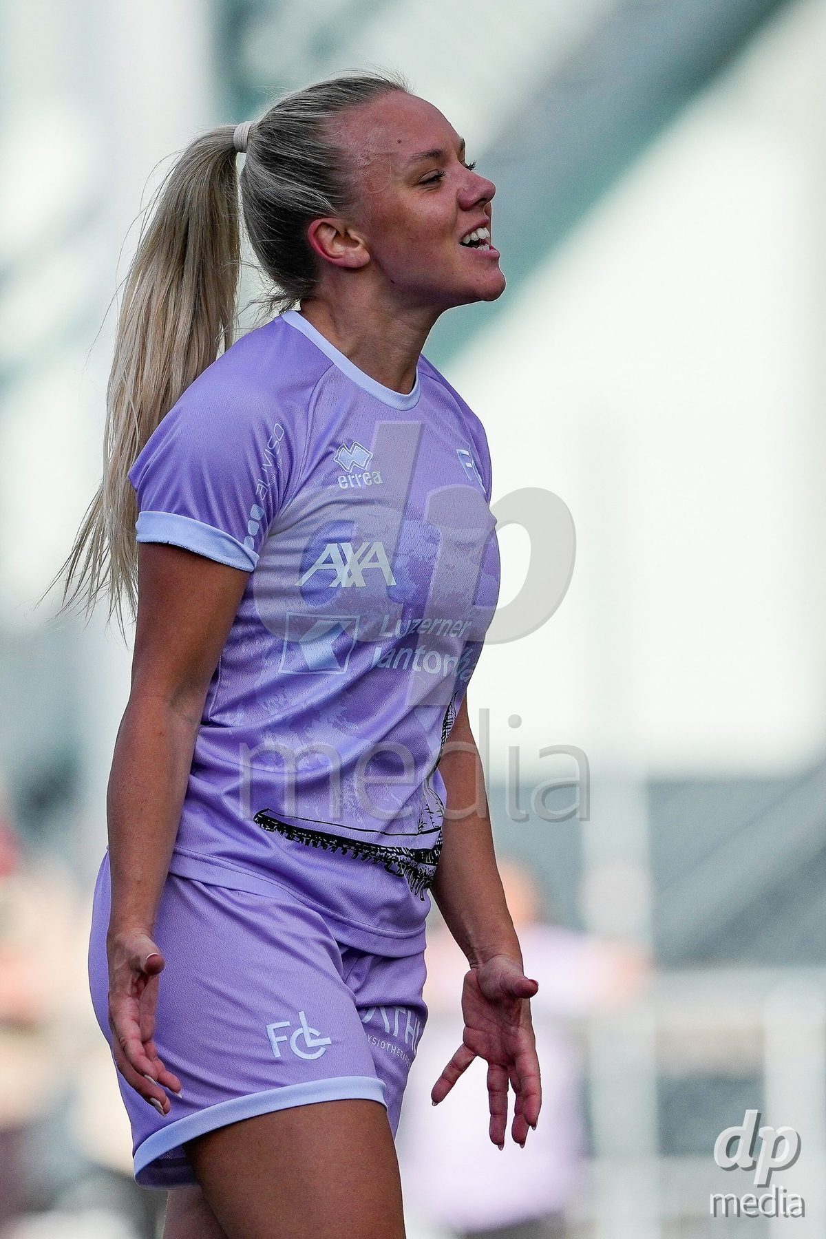 Schweiz: AXA Women's Super League 2025/26, FC Sion Feminin vs FC Luzern - Terrain Synthetique Ancien Stand, Sion: Jennie Marie Egeriis (17 FCL) nervt sich nach einer grossen Möglichkeit