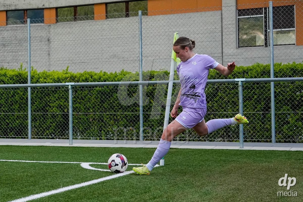 Schweiz: AXA Women's Super League 2025/26, FC Sion Feminin vs FC Luzern - Terrain Synthetique Ancien Stand, Sion: Barbara Reger (16 FCL)