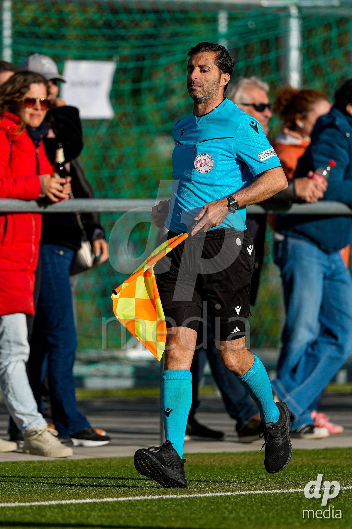 Schweiz: AXA Women's Super League 2025/26, FC Sion Feminin vs FC Luzern - Terrain Synthetique Ancien Stand, Sion: Linienrichter 2 Sergio Moreno Romero