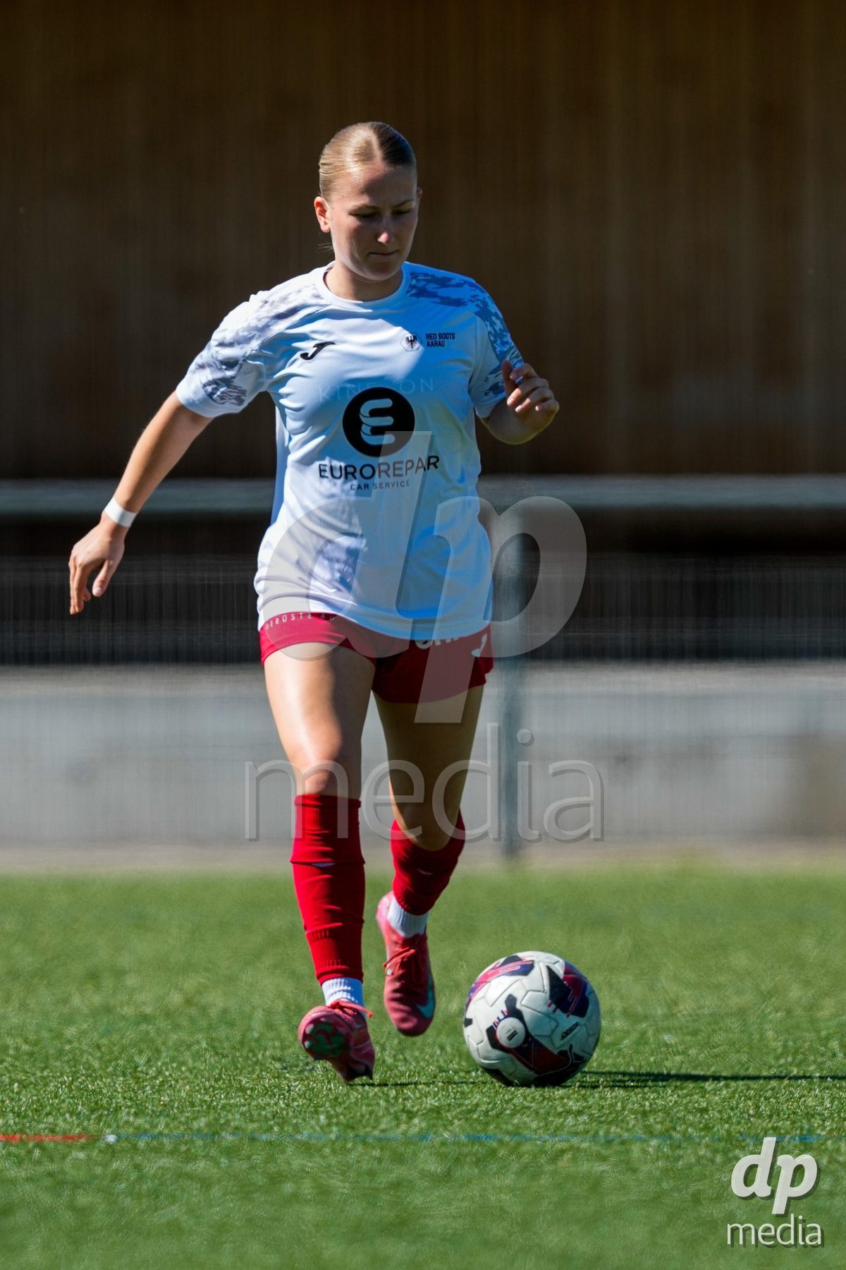 Schweiz: AXA Women's Super League 2025/26, FC Aarau Frauen vs GC Frauenfussball - Sportanlage Schachen, Aarau: Fabia Reinschmidt (13 FC Aarau) beim Aufwärmen