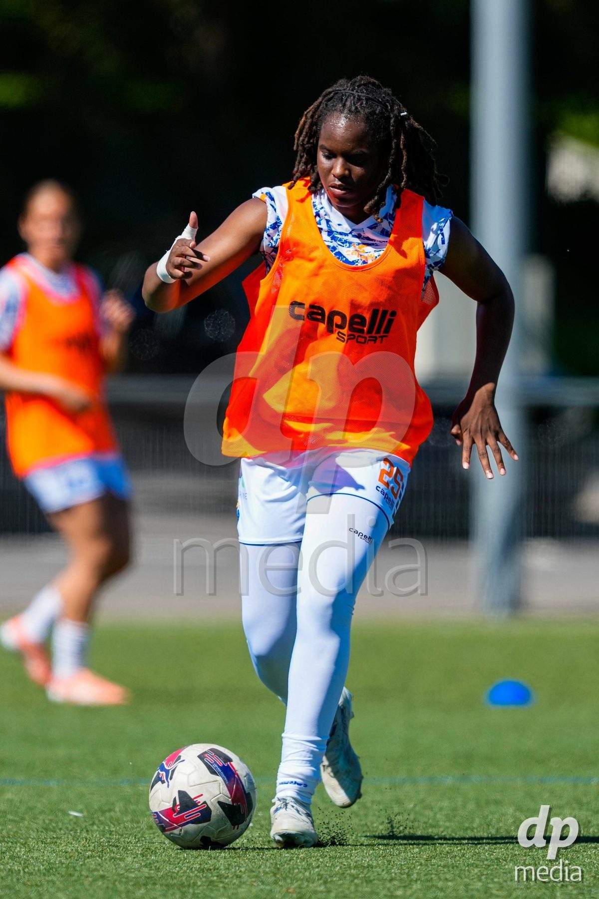 Schweiz: AXA Women's Super League 2025/26, FC Aarau Frauen vs GC Frauenfussball - Sportanlage Schachen, Aarau: Landryna Cindy Intaka Lushimba Bilombi (25 Grasshoppers) beim Aufwärmen
