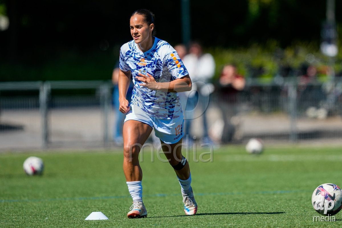 Schweiz: AXA Women's Super League 2025/26, FC Aarau Frauen vs GC Frauenfussball - Sportanlage Schachen, Aarau: Kayla Jay Mckenna (12 Grasshoppers) beim Aufwärmen