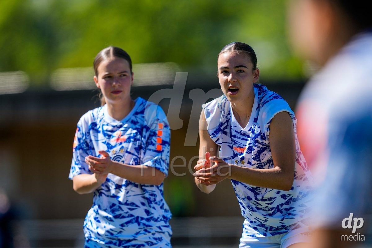 Schweiz: AXA Women's Super League 2025/26, FC Aarau Frauen vs GC Frauenfussball - Sportanlage Schachen, Aarau: Emma Egli (21 Grasshoppers) beim Aufwärmen
