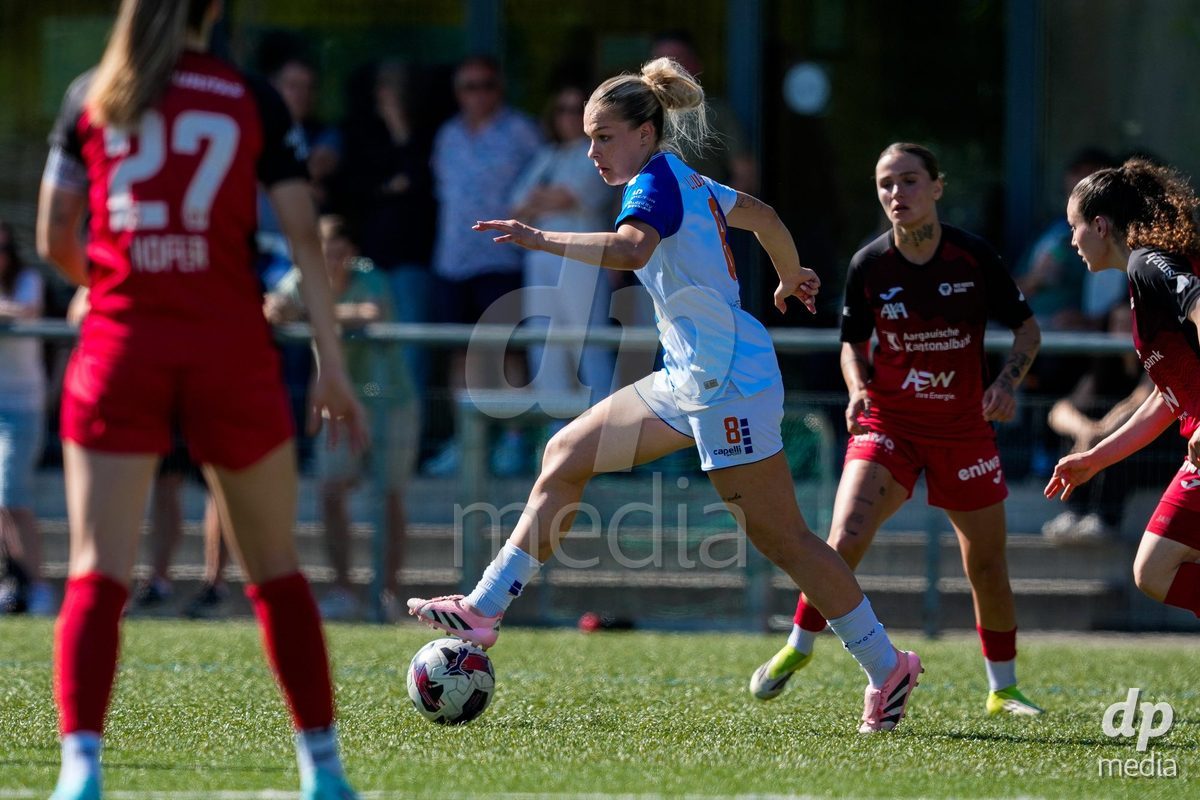 Schweiz: AXA Women's Super League 2025/26, FC Aarau Frauen vs GC Frauenfussball - Sportanlage Schachen, Aarau: Ella Ljustina (8 Grasshoppers) in Aktion
