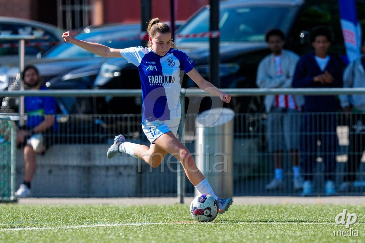 Schweiz: AXA Women's Super League 2025/26, FC Aarau Frauen vs GC Frauenfussball - Sportanlage Schachen, Aarau: Giulia Looser (24 Grasshoppers)